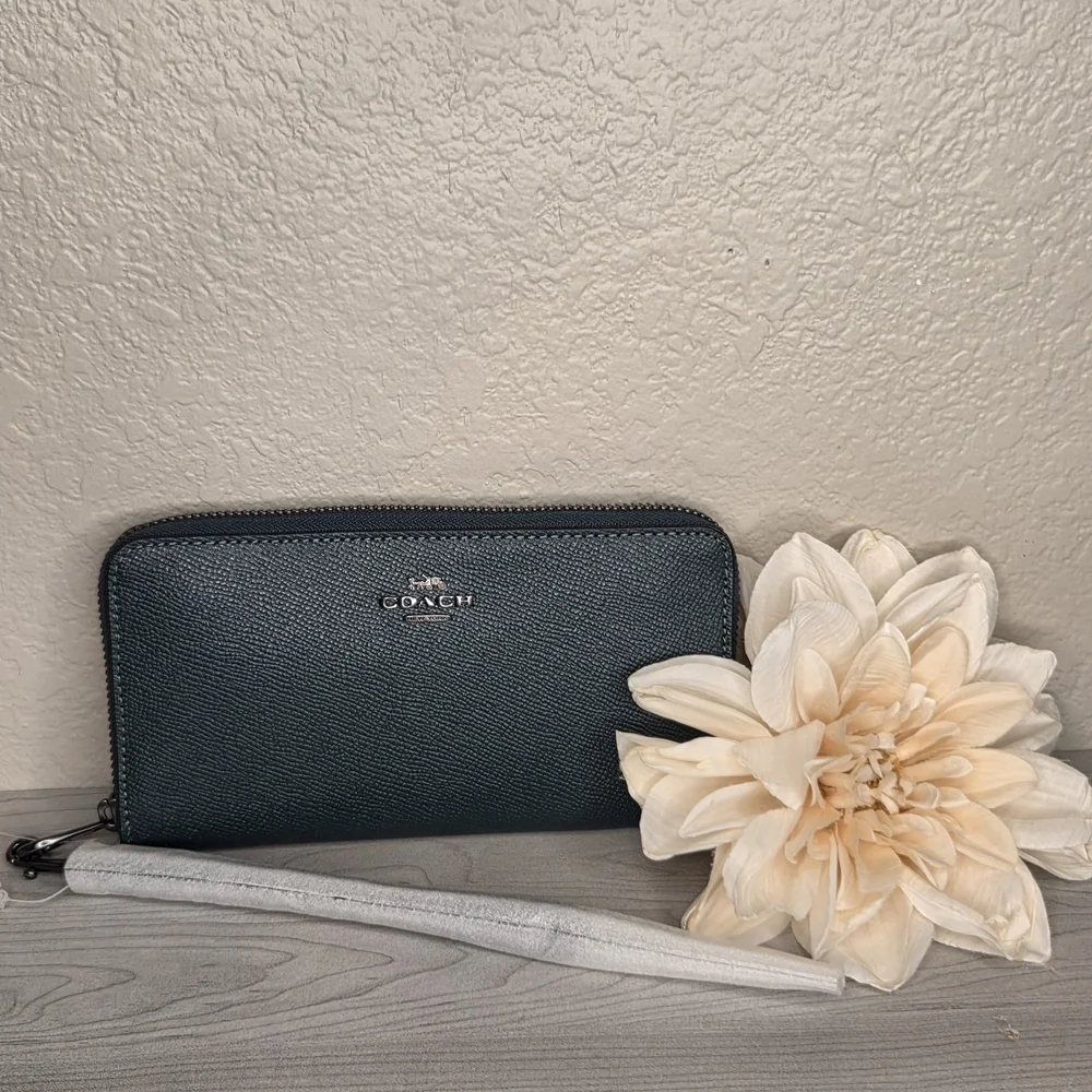 Coach Women's Green Wristlet Wallet